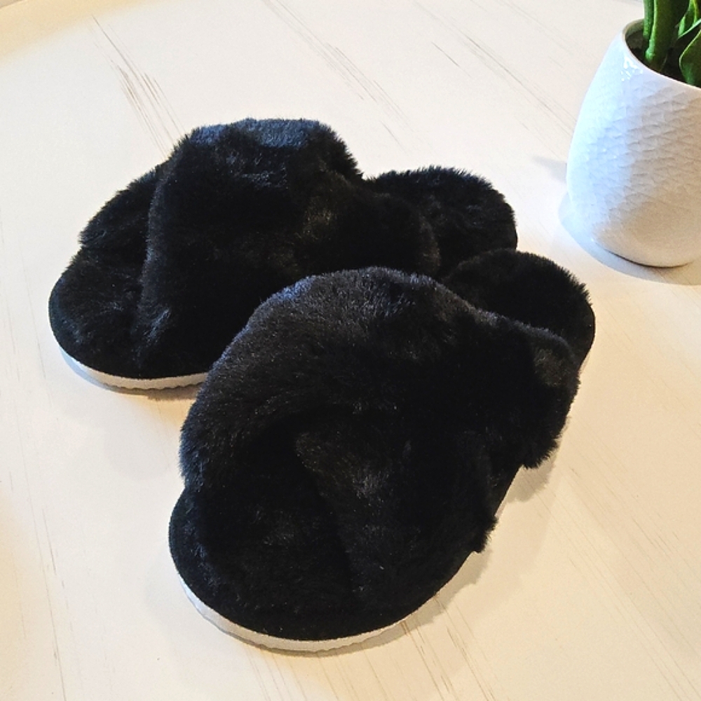 Plush Black Furry Slippers Sz 9.5